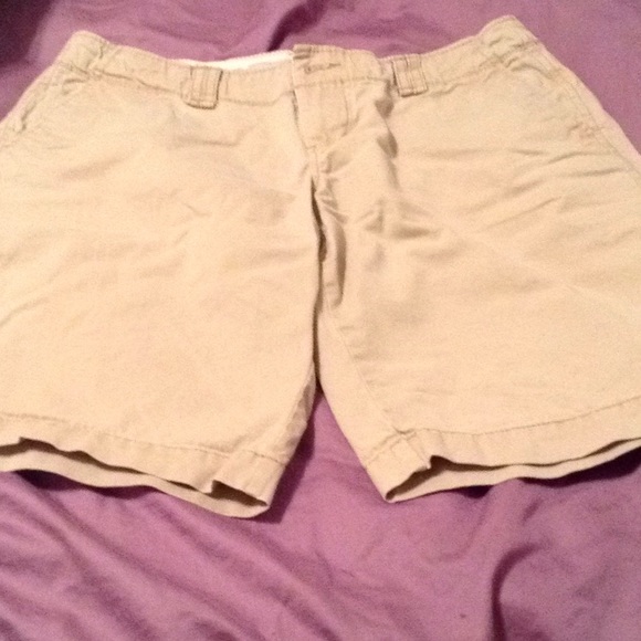 Bermuda length khaki shorts (petite) - Picture 2 of 2